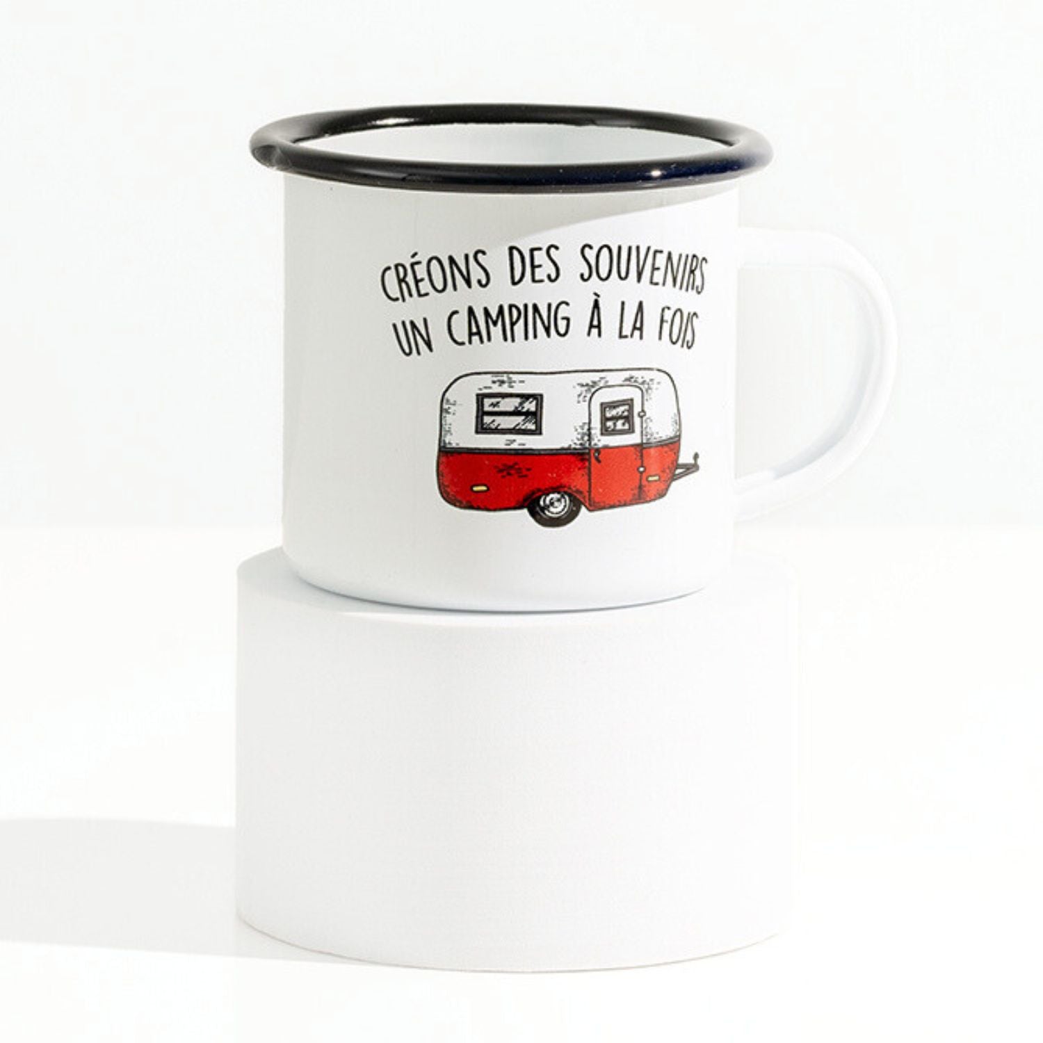 Tasse en émail de camping en français