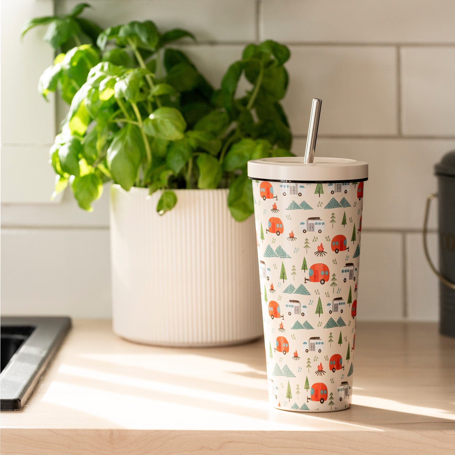 Gobelet isotherme en métal avec paille réutilisable 24 oz.