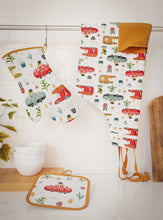 Load image into Gallery viewer, Set of Oven Mitt and Pot Holder from the &quot;Bohemian Summer&quot; Collection